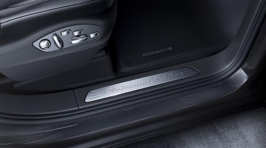  Porsche Cayenne Platinum Edition 2016 года  (фото 5 из 5)